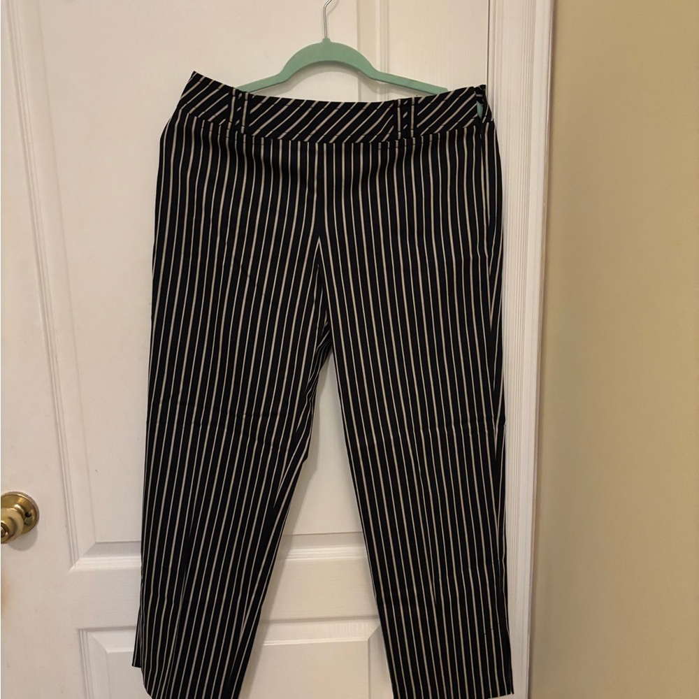LOFT Black and White Striped Capri Pants (Ann), Like New